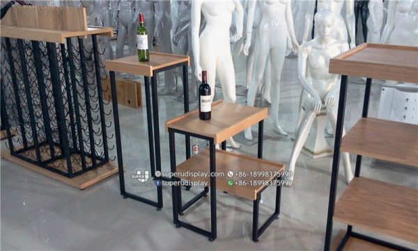 Estantes de Madera para Exhibicion de Vinos - Image 2